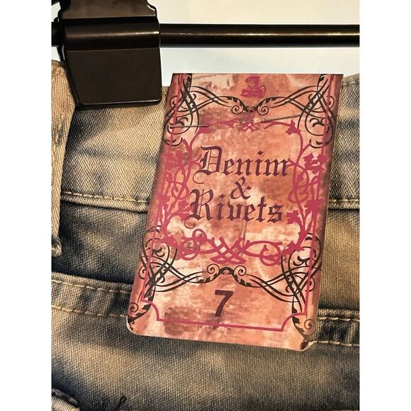 NWT Denim & Rivets Junior's size 7 Acid Wash Distressed Shorts Y2K - Picture 3 of 7